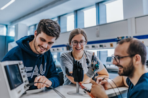 Zum Artikel "#VollderDurchblick: Elektrotechnik studieren"